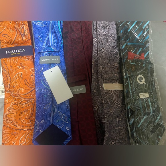 Priced to GO ❤️👔FIVE Brand NEW Men Ties ALL ONE LOW PRICE. - Picture 2 of 3
